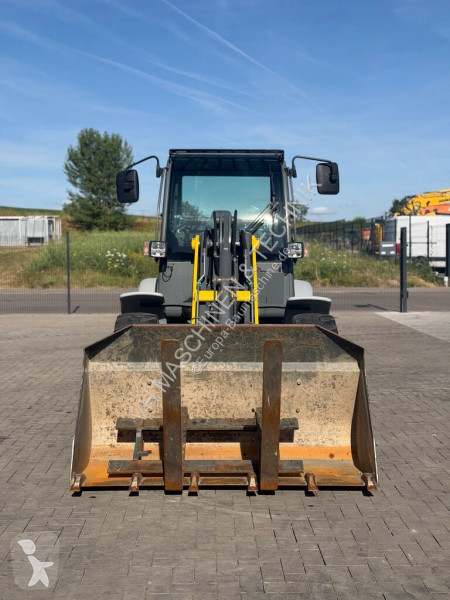 Nakladač Kramer 5075