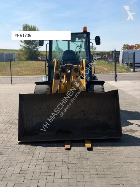 Nakladač Caterpillar 906M