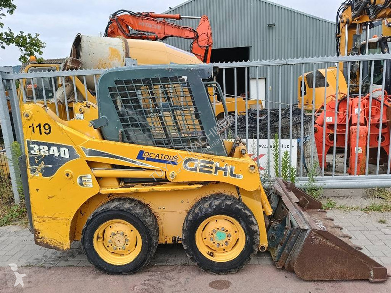 Nakladač Gehl 3840 schranklader bobcat skidsteer