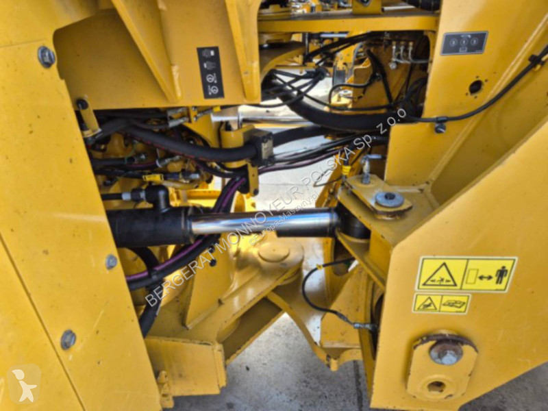 Nakladač Caterpillar 962-14