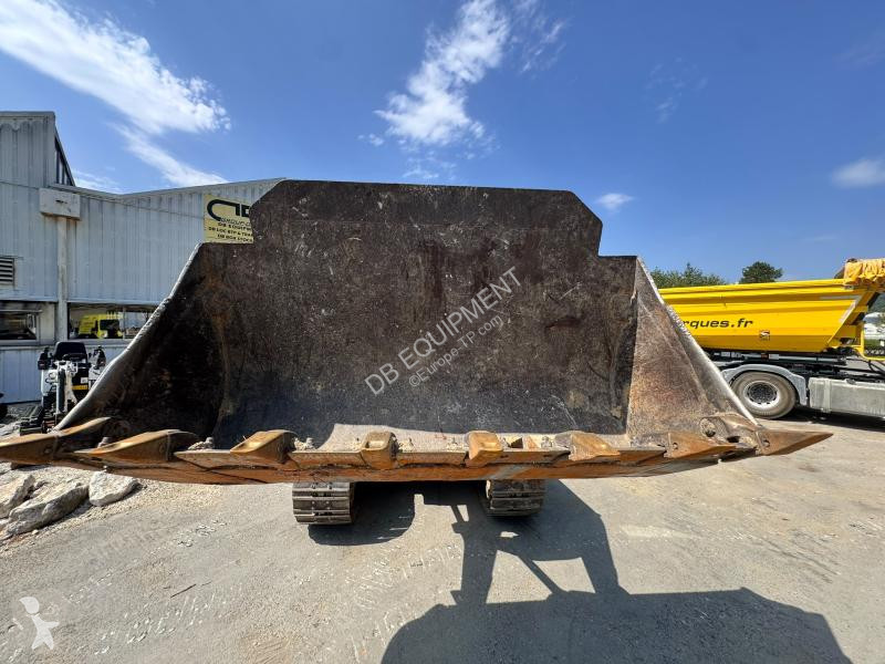 Nakladač Caterpillar Chargeuse sur chenilles Traxx