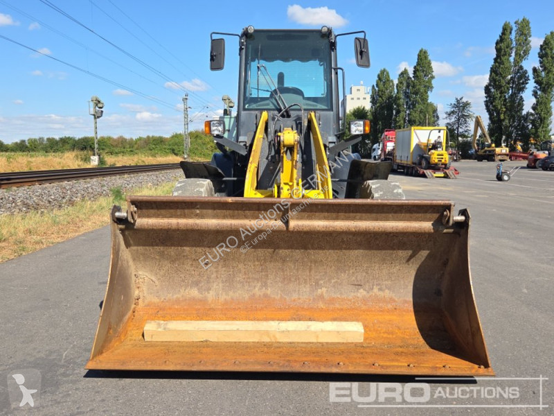 Nakladač Komatsu WA100M-7