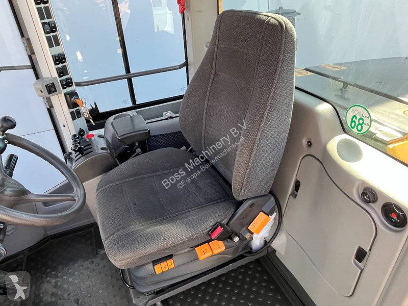 Nakladač Volvo - Quick Coupler / 3th Function