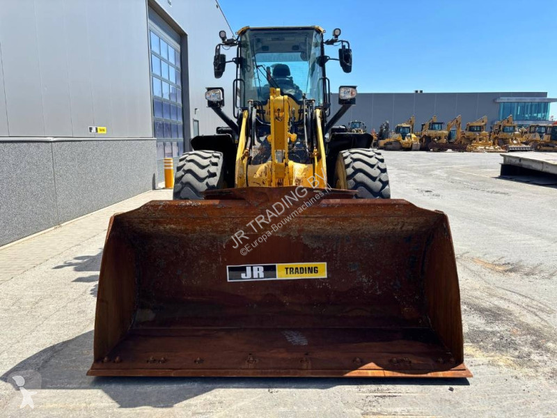 Фронтальный погрузчик Komatsu WA 200-8
