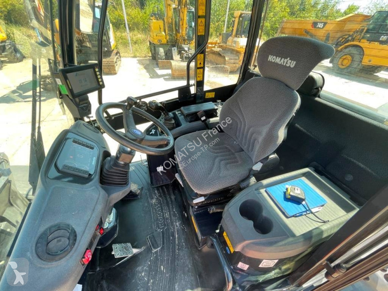 Chargeuse Komatsu WA100M-8E0