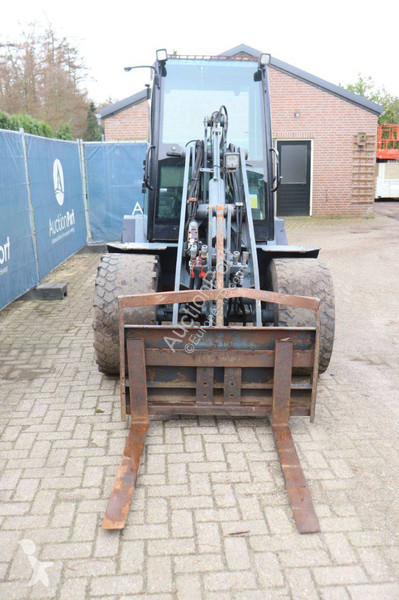 Chargeuse Giant V881T