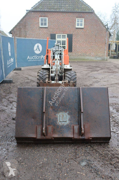 Chargeuse Giant V361