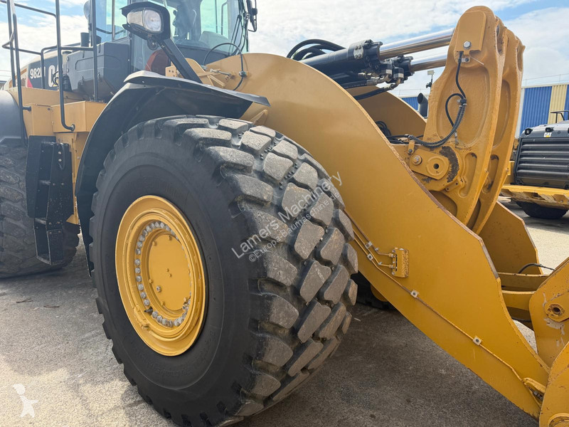 Товарач Caterpillar 982M .