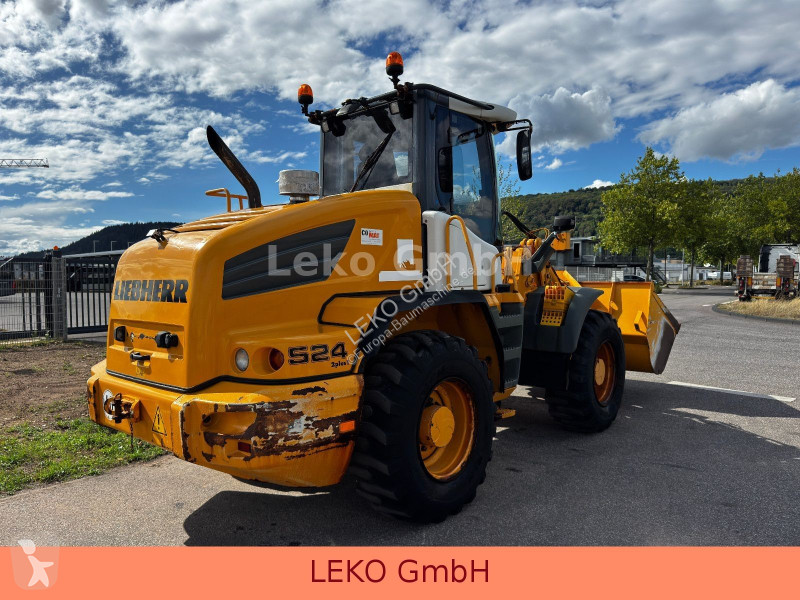 Liebherr Mit 3 Löffeln & 1 Gabel loader