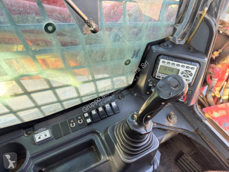 Shovel Takeuchi TL10V-2