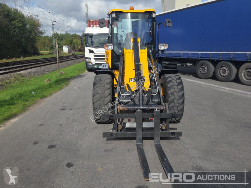 Lastare JCB 409