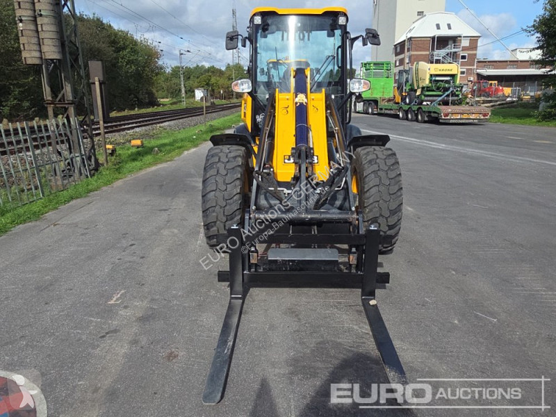 Lastare JCB 409