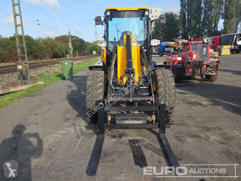 Lastare JCB 409