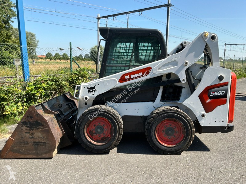 Pá carregadora Bobcat S590