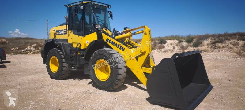 Pá carregadora Komatsu WA200-8