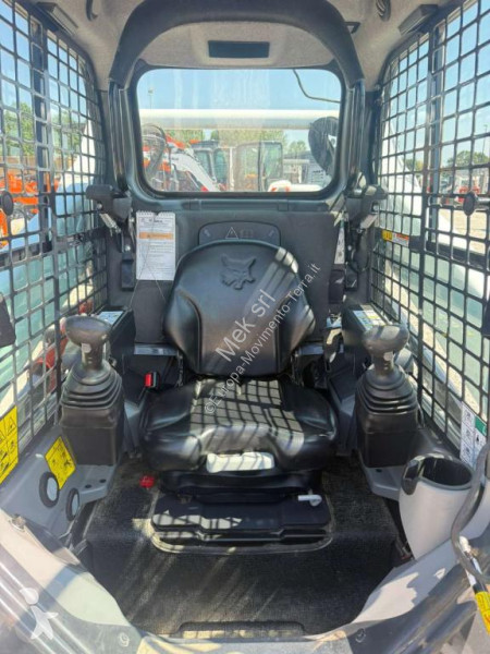 Pá carregadora Bobcat T590