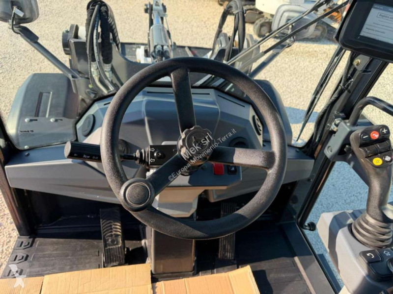 Фронтальный погрузчик Bobcat L85