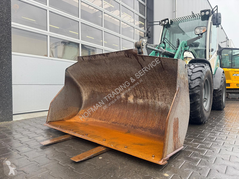Товарач Liebherr