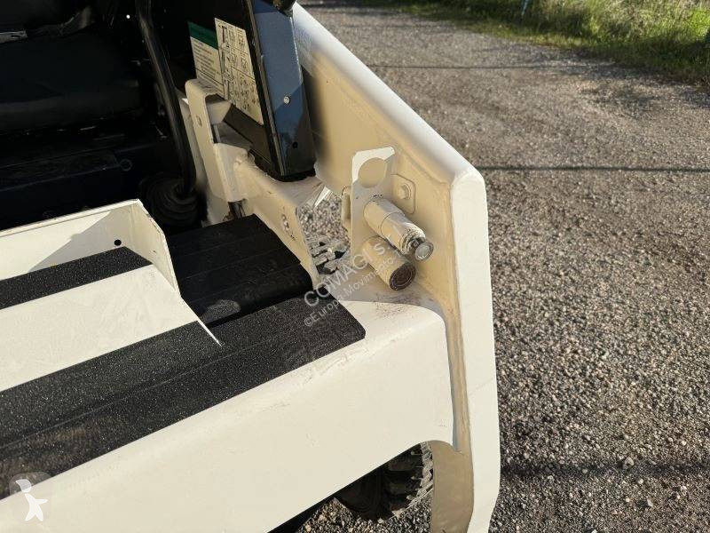 Shovel Bobcat