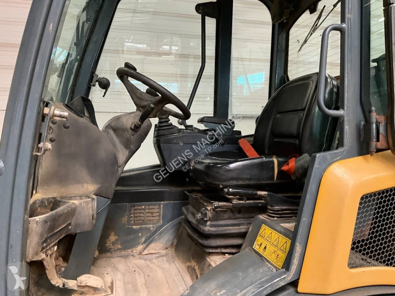 Shovel Gehl AL 600