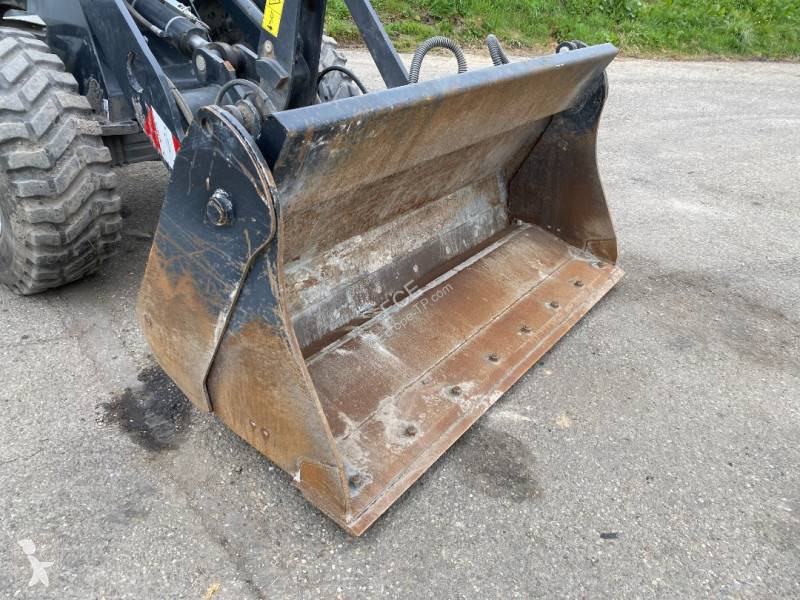 مُحمّلة Yanmar V 100 / Certificat CE endommagée