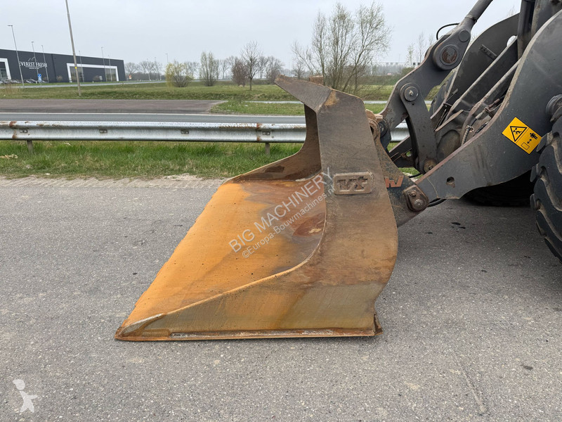 Shovel Volvo L110H