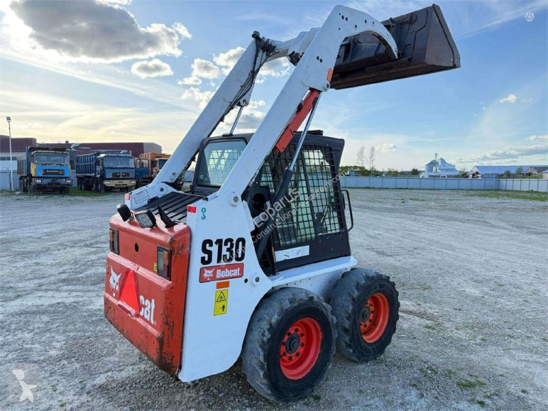 Shovel Bobcat