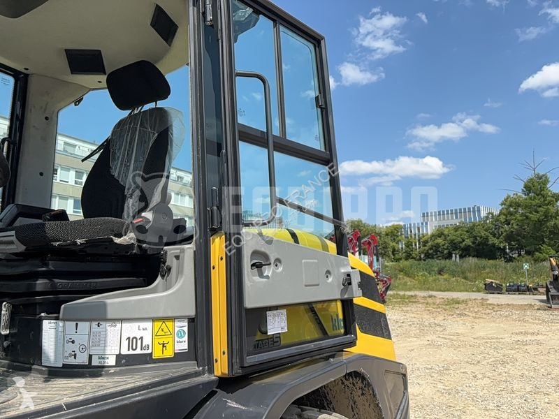 Shovel Yanmar V80