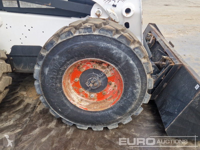 Shovel Bobcat S740