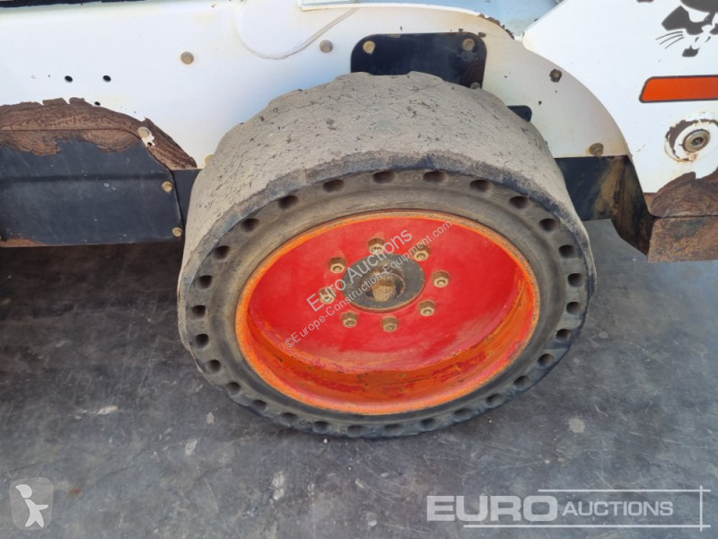 Shovel Bobcat S530