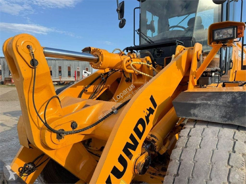 Pala Hyundai HL 955