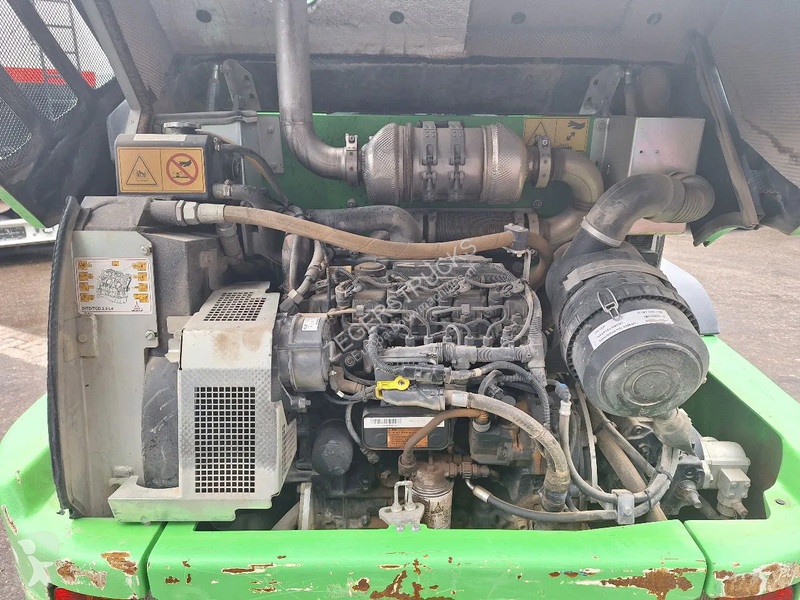 Shovel Yanmar V