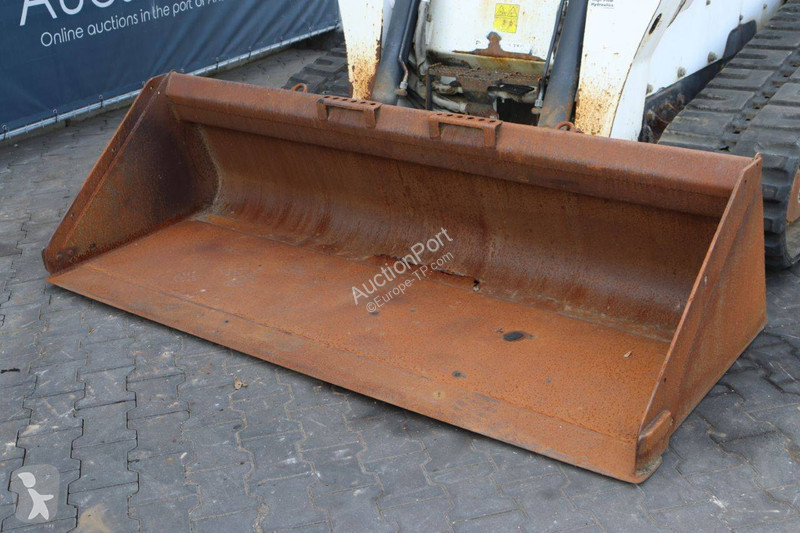 Shovel Bobcat