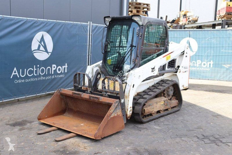 Shovel Bobcat T450