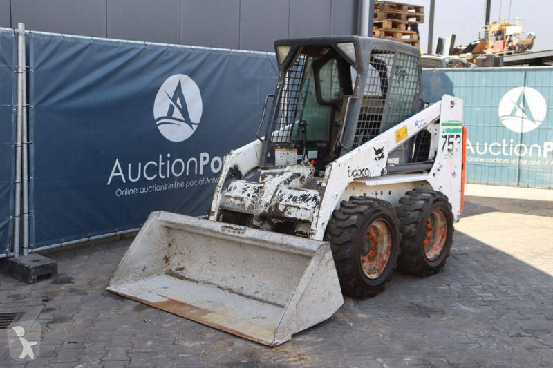 Shovel Bobcat