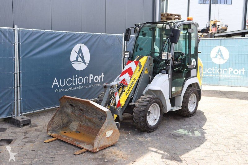 Shovel Yanmar 358