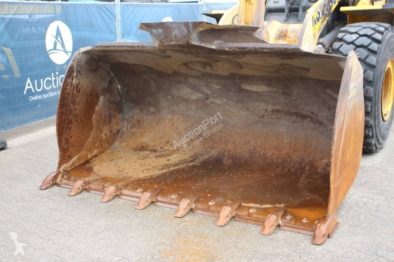 مُحمّلة Komatsu -7