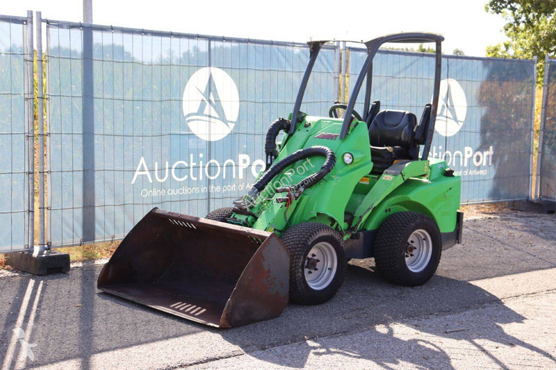 Shovel Avant tecno M