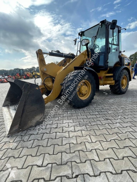 Nakladač Caterpillar 907 M