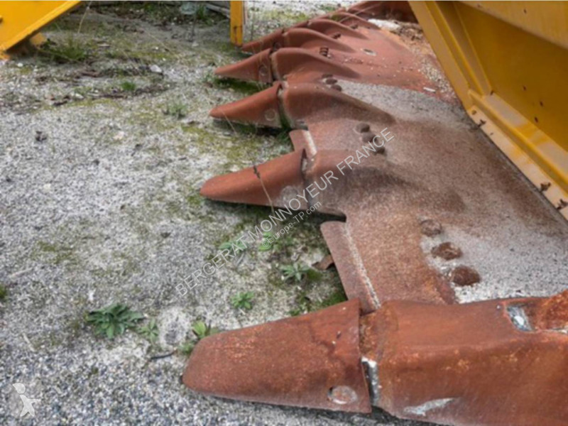Товарач Komatsu WA700