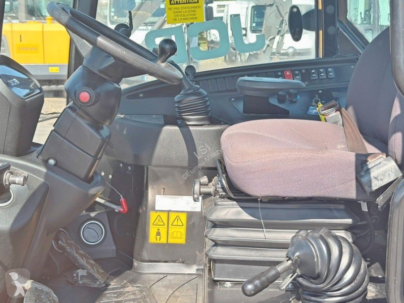 Nakladač JCB t4 * RADLADER * 4x4 * TOPZUSTAND
