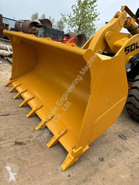 Nakladač SDLG L956F