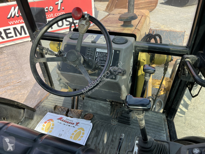 Фронтальный погрузчик Ford 675D 4x4