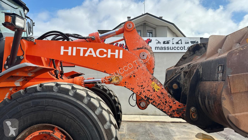 Nakladač Hitachi 6