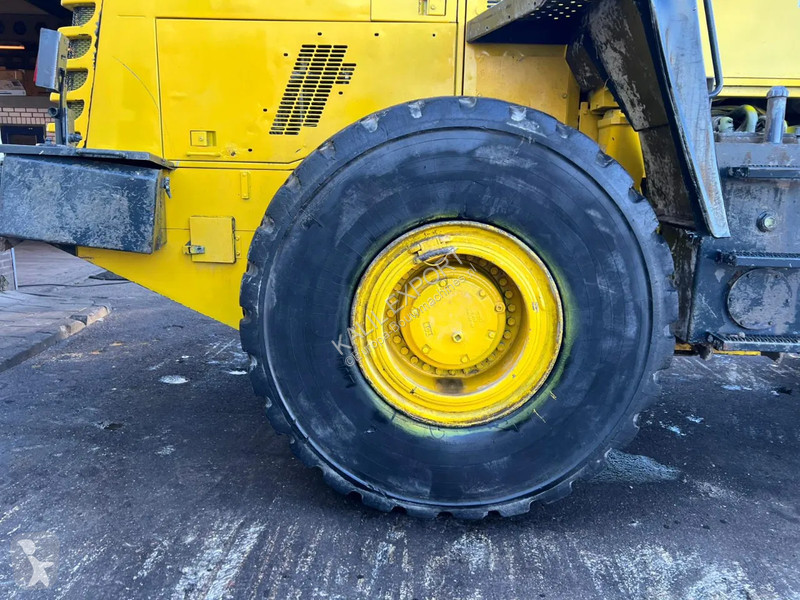 Nakladač Komatsu WA-420 Wheel Loader...