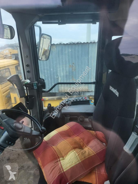 Nakladač Komatsu 7