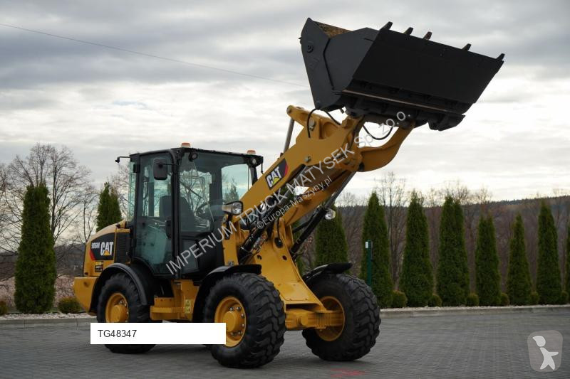 Nakladač Caterpillar 906M