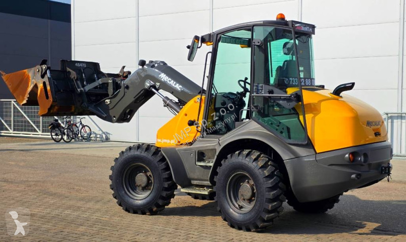 مُحمّلة Mecalac AS 900 SWING LOADER