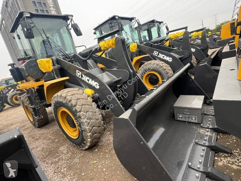 Фронтальный погрузчик XCMG LW300KN