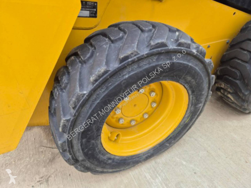 Nakladač Caterpillar 232D3